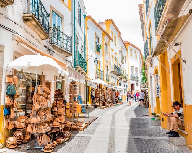 Évora: A cidade fascinante com vinte séculos de histórias no Alentejo vinte séculos de histórias
