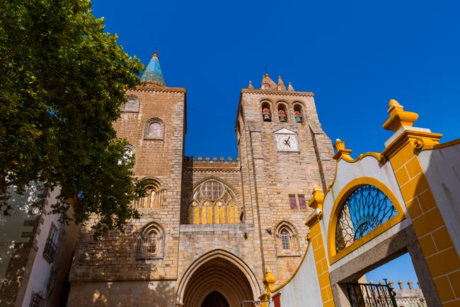 Évora: A cidade fascinante com vinte séculos de histórias no Alentejo vinte séculos de histórias