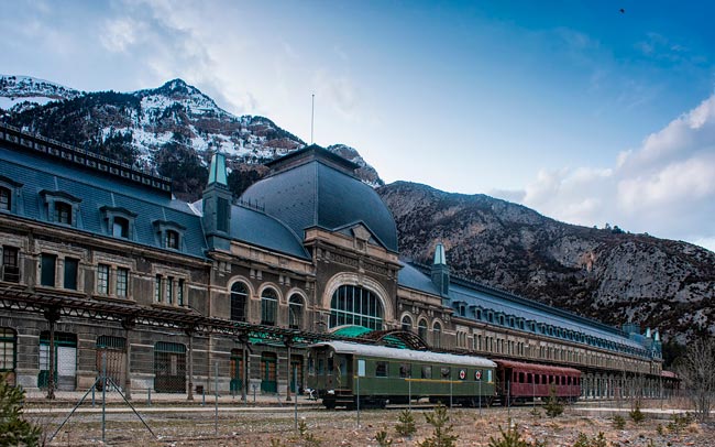 As 36 estações de comboio mais bonitas do mundo. Há 3 em Portugal 36 estações de comboio mais bonitas do mundo