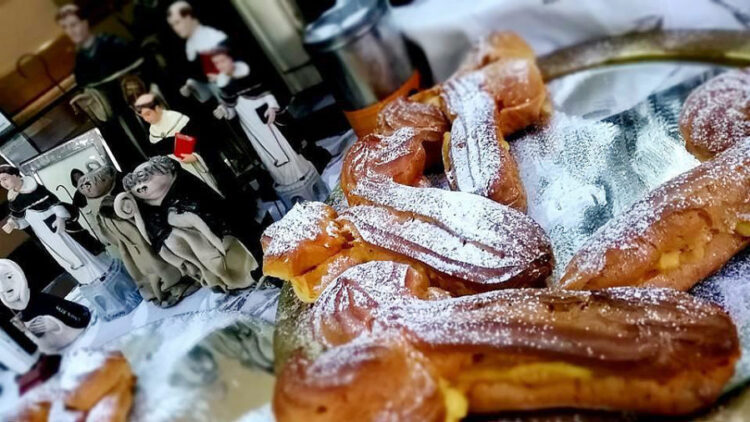 O doce fálico de São Gonçalo: a origem e a receita secreta doce fálico de São Gonçalo