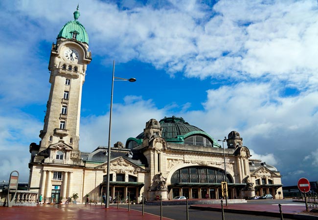 As 36 estações de comboio mais bonitas do mundo. Há 3 em Portugal 36 estações de comboio mais bonitas do mundo