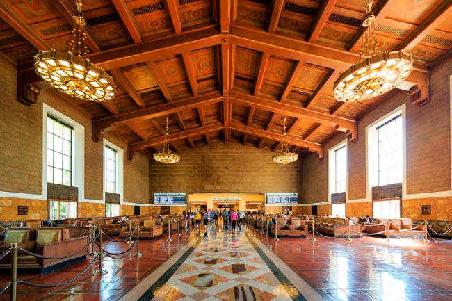 As 36 estações de comboio mais bonitas do mundo. Há 3 em Portugal 36 estações de comboio mais bonitas do mundo