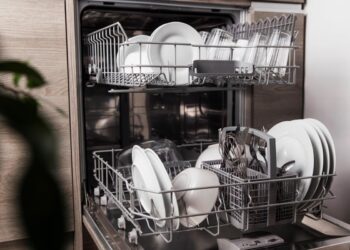 coisas que não deve colocar na máquina da louça