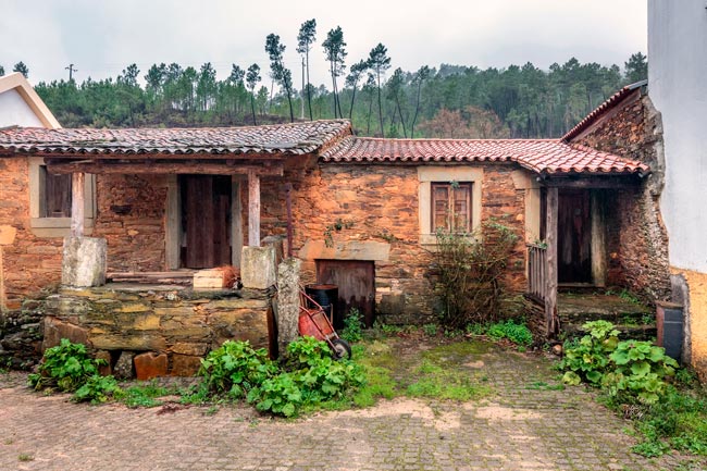 A aldeia onde a massa do pão ainda é benzida, no Centro de Portugal massa do pão ainda é benzida