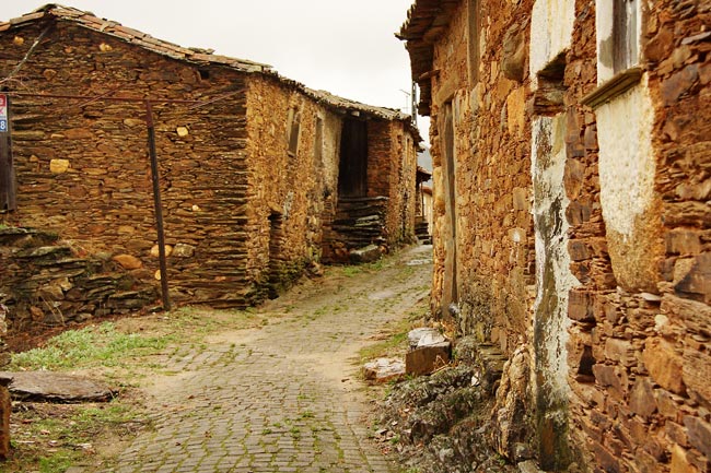 A aldeia onde a massa do pão ainda é benzida, no Centro de Portugal massa do pão ainda é benzida