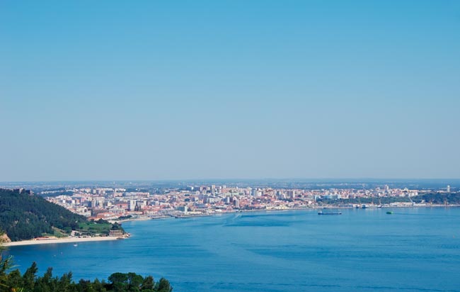 Setúbal: A encantadora cidade com um rio azul a 30min de Lisboa cidade com um rio azul