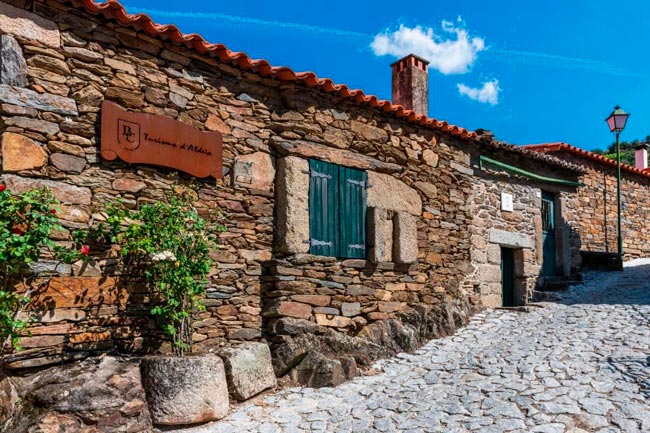 Freixo de Numão: A vila em que dá azar sair sem brindar, no Norte de Portugal vila em que dá azar sair sem brindar