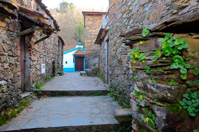 Chiqueiro: a Aldeia do Xisto escondida na Serra da Lousã Chiqueiro