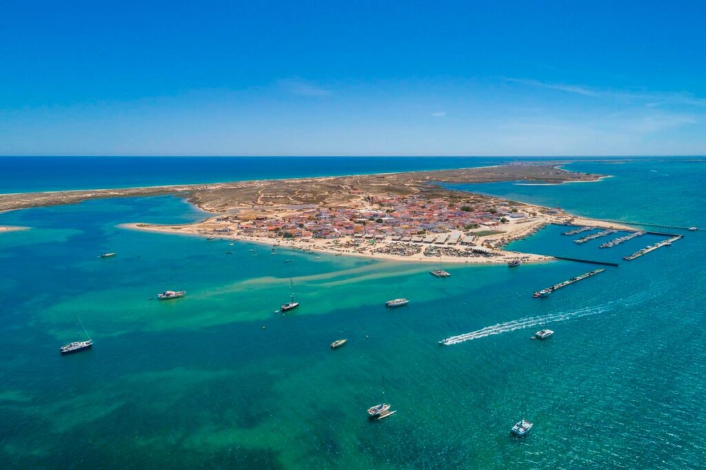 na-primeira-guerra-mundial-aterraram-avi-es-nesta-ilha-da-ria-formosa