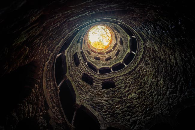 Os segredos do Poço Iniciático na Quinta da Regaleira em Sintra segredos do Poço Iniciático