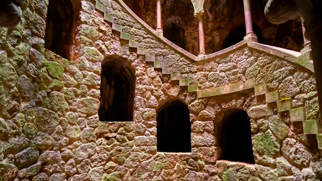 Os segredos do Poço Iniciático na Quinta da Regaleira em Sintra segredos do Poço Iniciático