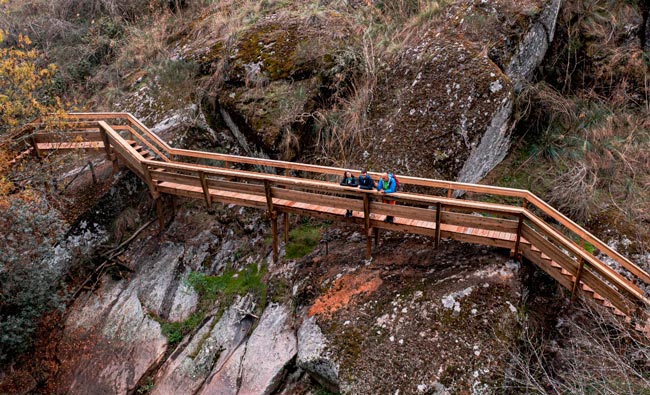 Trilho dos Passadiços do Tinhela: 6km de magia em Trás-os-Montes Trilho dos Passadiços do Tinhela