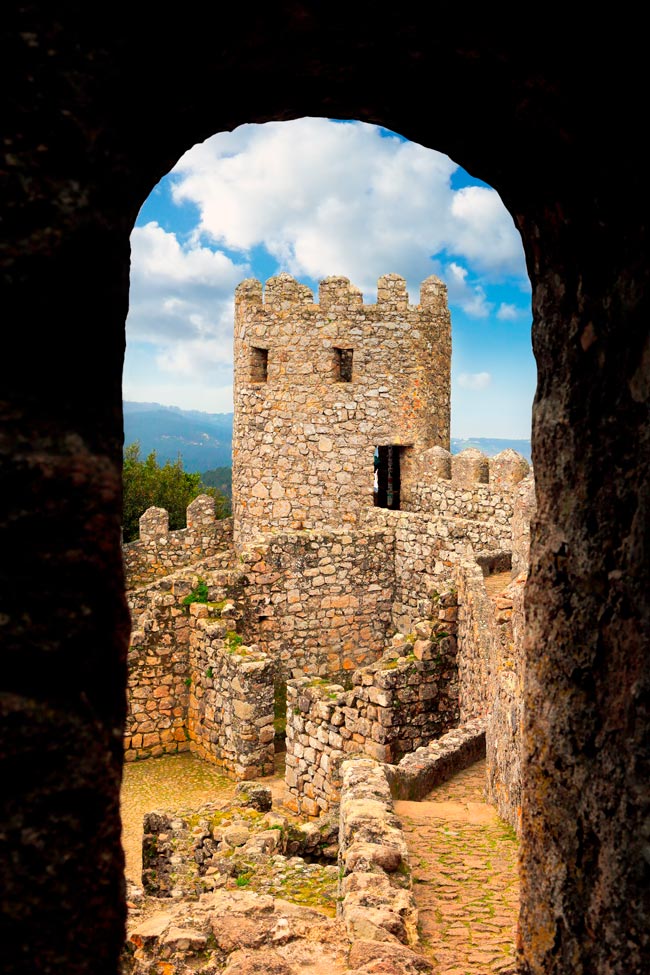 Castelo dos Mouros: Um monumento português mais antigo que Portugal monumento português mais antigo que Portugal