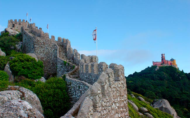 Castelo dos Mouros: Um monumento português mais antigo que Portugal monumento português mais antigo que Portugal