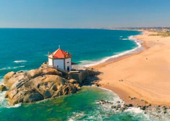 Conheça as melhores praias do Douro Litoral. São maravilhosas e prometem momentos muito bem passados para toda a família.