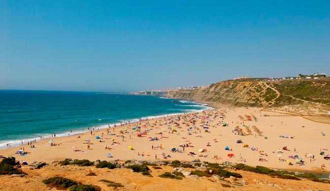 As melhores praias da Ericeira são maravilhosas Descubra as melhores praias da Ericeira onde vai querer estender a toalha e aproveitar o bom tempo da melhor forma.