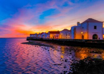 Descubra por que Alcochete, cidade vizinha de Lisboa, é um destino turístico cada vez mais popular entre os espanhóis. Leia o nosso artigo!