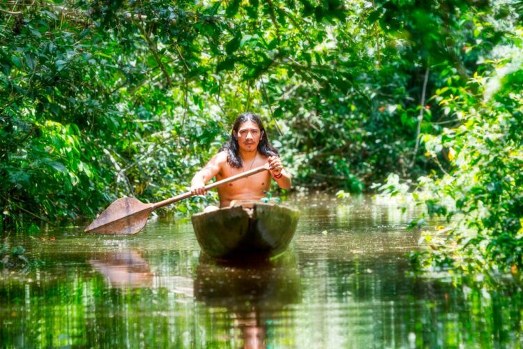 O cenário é tão incrível que parece um local inventado. Todos deviam visitar a Amazónia uma vez na vida!