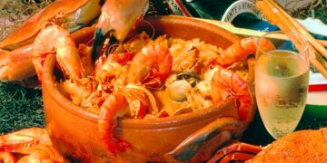 Eleito uma das 7 Maravilhas da Gastronomia nacional, o Arroz de Marisco da Praia da Vieira é uma refeição de comer e chorar por mais!