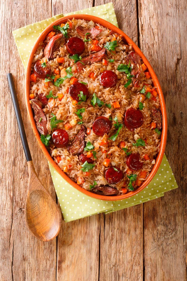 Arroz de pato tradicional Experimente uma deliciosa receita de arroz de pato tradicional. Surpreenda-se com o sabor desta iguaria portuguesa!
