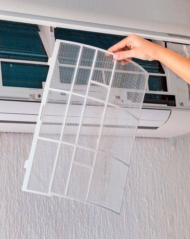 Saiba como poupar no ar condicionado. Na gestão de uma casa, poupar um pouco em vários gastos, permite assegurar bons valores ao fim do mês.