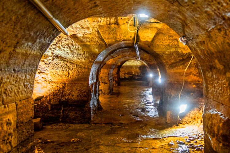 Conheça os segredos escondidos nas Galerias Romanas da Rua da Prata em Lisboa, uma atração cheia de história com quase dois mil anos.