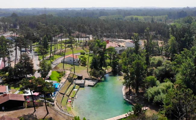 Praia Fluvial dos Olhos da Fervença: um paraíso fascinante no Centro de Portugal Conheça os diversos encantos e qualidades da Praia Fluvial dos Olhos da Fervença que assegura uma experiência memorável.
