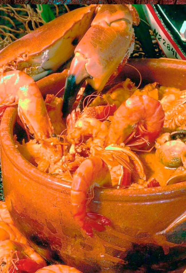 Receita de Arroz de Marisco da Praia da Vieira Eleito uma das 7 Maravilhas da Gastronomia nacional, o Arroz de Marisco da Praia da Vieira é uma refeição de comer e chorar por mais!