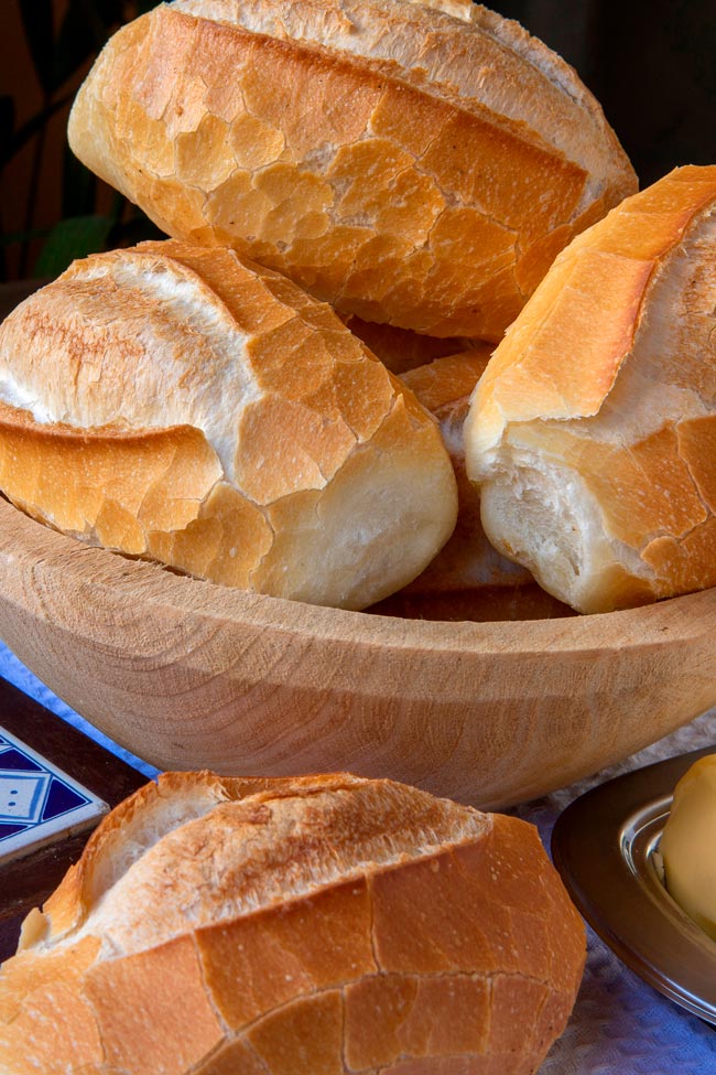 Saiba como congelar pão para a semana toda Todos os passos que explicam como congelar pão para a semana toda. Ter pão no congelador é uma decisão sensata, pois permite ter sempre um plano B.