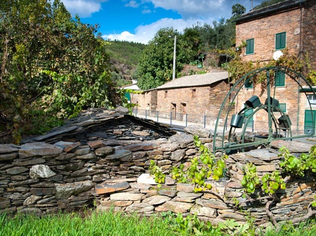 Sobral de São Miguel: o Coração do Xisto no Centro de Portugal Sobral de São Miguel