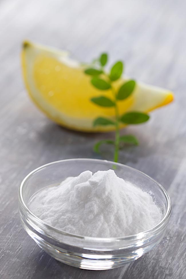 12 usos do bicarbonato de sódio surpreendentes Descubra 12 usos do bicarbonato de sódio! Aprenda truques incríveis, como remover odores desagradáveis do frigorífico ou fazer uma pasta de dentes caseira.