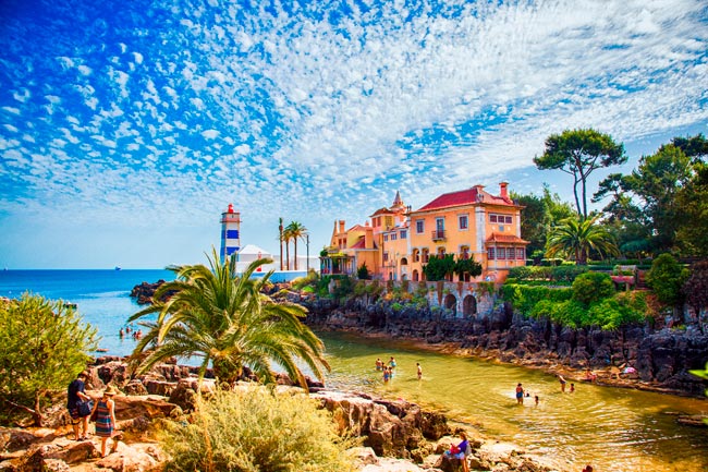 10 das melhores escapadinhas a menos de 1 hora de Lisboa A menos de 1 hora de Lisboa existem locais que vale a pena descobrir. Confira algumas das melhores escapadinhas que pode fazer.