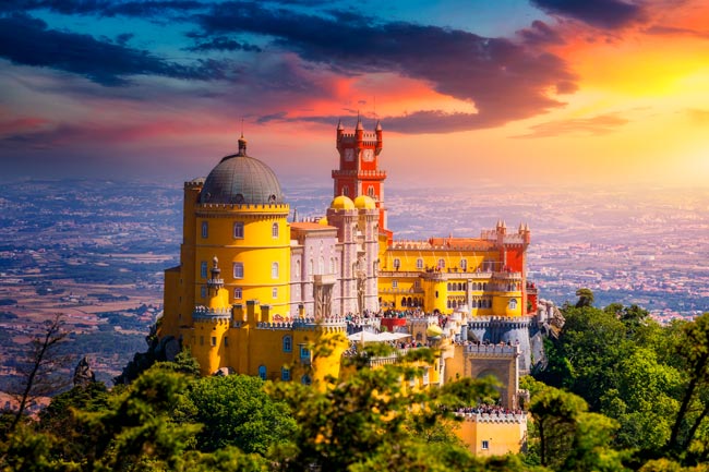 6 dos monumentos mais marcantes da história de Portugal Conheça 6 dos monumentos mais marcantes da história de Portugal! Volte atrás no tempo e encante-se com a riqueza histórica desses monumentos portugueses.