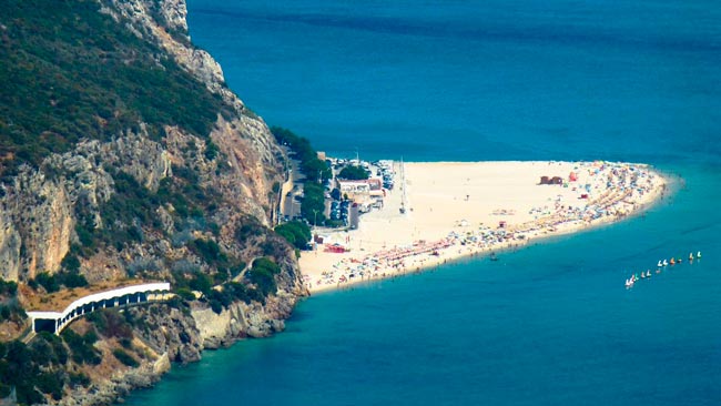 10 das melhores praias da Arrábida Há praias paradisíacas a menos de 1 hora de Lisboa. As melhores praias da Arrábida juntam serra e mar e criam um cenário memorável!