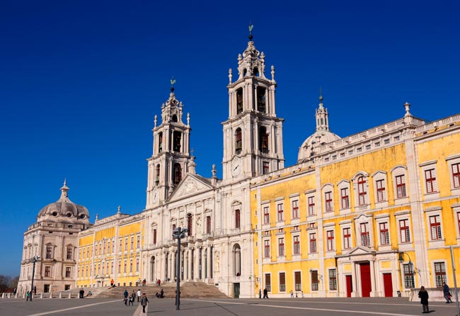 10 das melhores escapadinhas a menos de 1 hora de Lisboa A menos de 1 hora de Lisboa existem locais que vale a pena descobrir. Confira algumas das melhores escapadinhas que pode fazer.