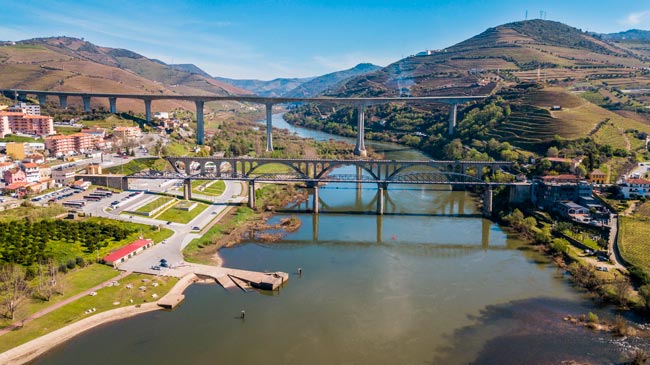 Onde passar férias com pouco dinheiro em Portugal Conselhos para passar férias com pouco dinheiro em destinos maravilhosos e a baixo custo.