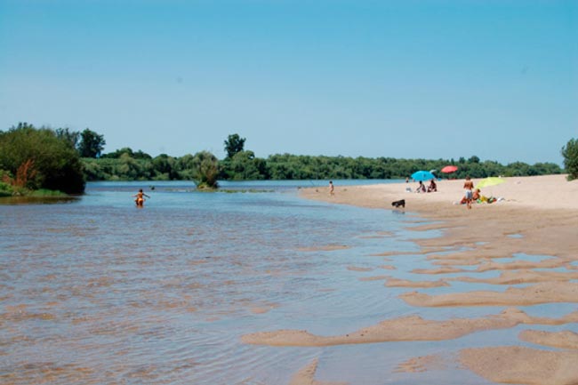 10 das melhores praias fluviais da região de Santarém Descubra 10 das melhores praias fluviais da região de Santarém! Desde praias com águas cristalinas a paisagens deslumbrantes.