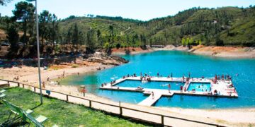 A praia fluvial da Aldeia do Mato, em Abrantes, é uma das principais atrações turísticas da região!