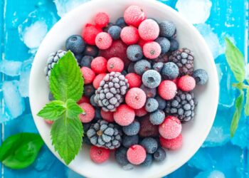 Saiba como congelar fruta corretamente e a conservá-la durante muito mais tempo.