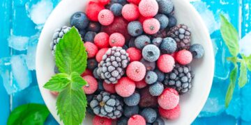 Saiba como congelar fruta corretamente e a conservá-la durante muito mais tempo.