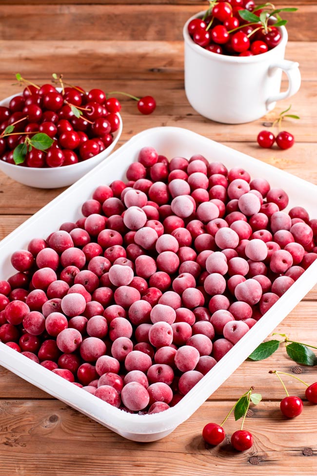 Aprenda a congelar fruta e a conservá-la por mais tempo Saiba como congelar fruta corretamente e a conservá-la durante muito mais tempo.