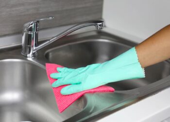 Saiba como limpar inox com as nossas soluções caseiras que asseguram uma limpeza eficaz.