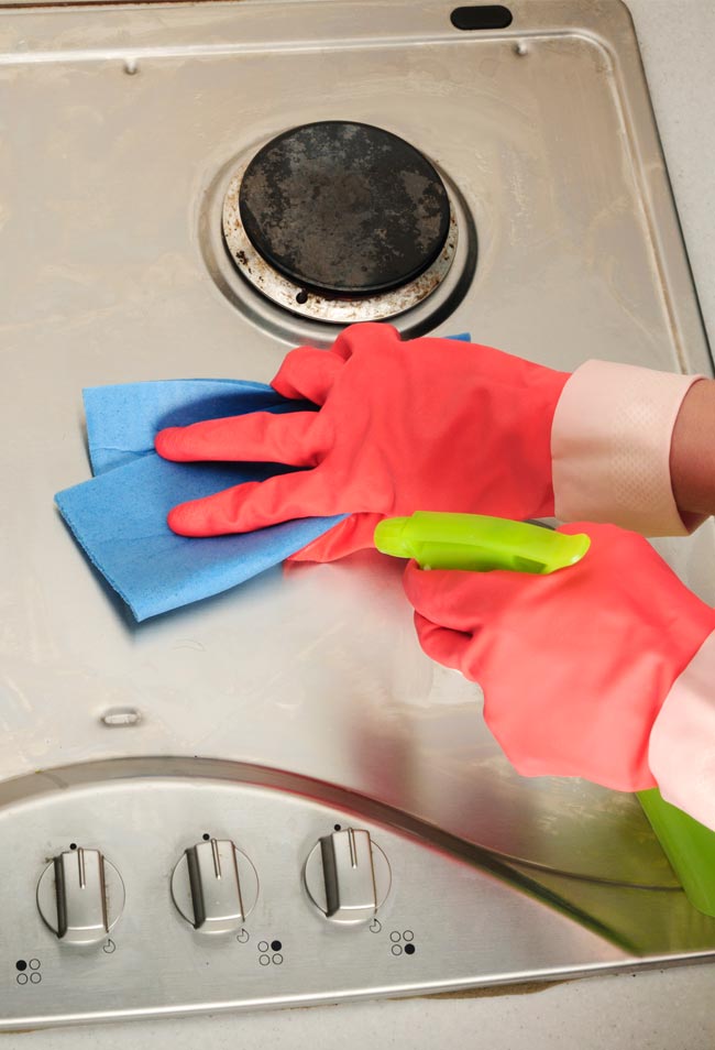 Aprenda a limpar inox eficazmente e deixe tudo a brilhar Saiba como limpar inox com as nossas soluções caseiras que asseguram uma limpeza eficaz.