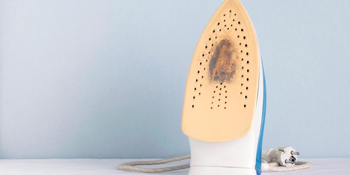 Como limpar o ferro de engomar: 10 truques para remover calcário e evitar manchas