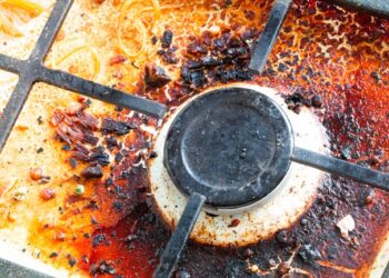 Sabemos que não é nada fácil tirar e limpar a gordura dos utensílios de cozinha, mas com as nossas dicas, pode fazê-lo com facilidade!