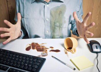 Aprenda a tirar nódoas de café de forma fácil