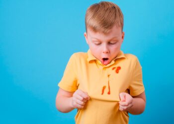 Dicas infalíveis e produtos caseiros que vão deixar suas peças impecáveis.