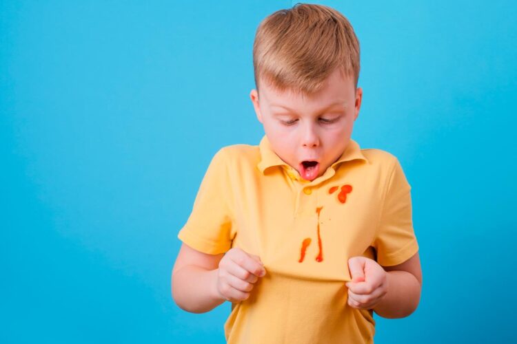 Aprenda a tirar todas as manchas da roupa ou tecido Dicas infalíveis e produtos caseiros que vão deixar suas peças impecáveis.
