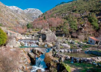 Mergulhe nas águas cristalinas e delicie-se com as paisagens deslumbrantes.