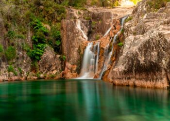 A cascata da Portela do Homem é uma obra de arte da Natureza e uma das grandes atrações do Parque Nacional da Peneda-Gerês.